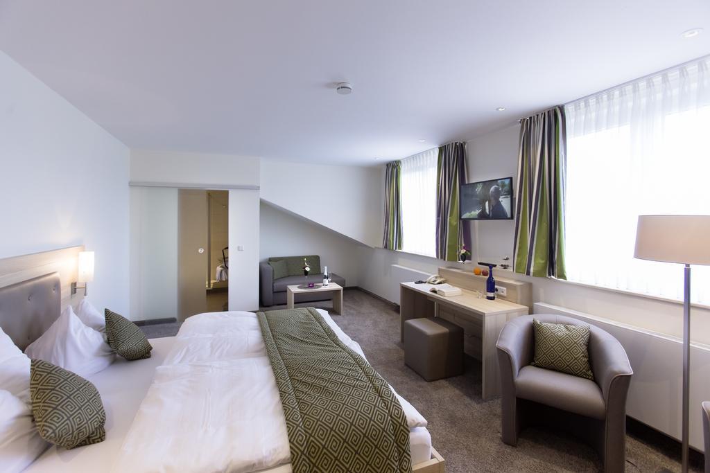 Hotel-Restaurant Birkenhof Bad Soden-Salmünster エクステリア 写真
